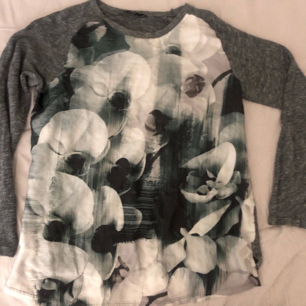Zara beutiful floral blouse 🍀💐